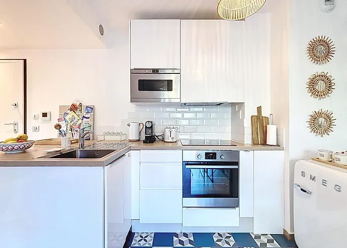 Vakantiehuis Private Garden&pool 2 Km Antibes