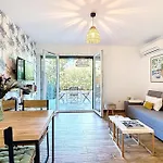 Дом отдыха Private Garden & Pool 2 Km *