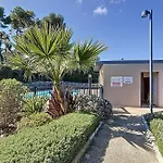 Private Garden & Pool 2 Km
