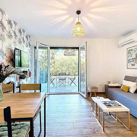 度假居 Private Garden & Pool 2 Km *