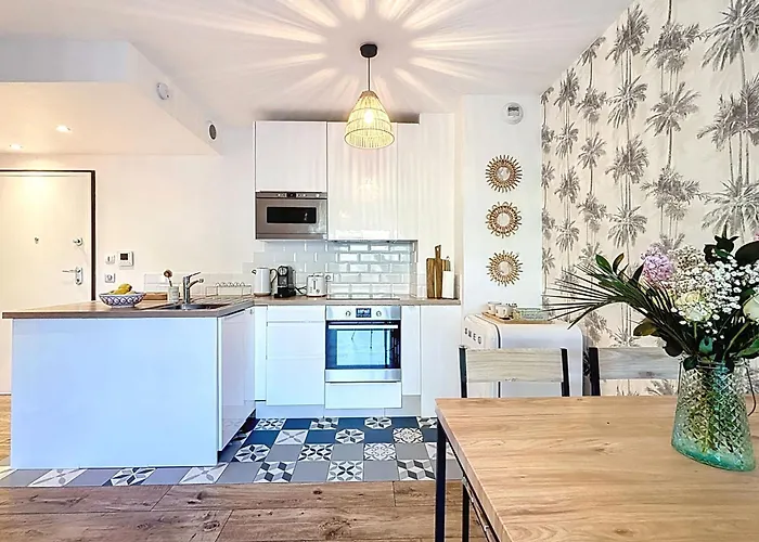 Private Garden & Pool 2 Km Сasa de vacaciones