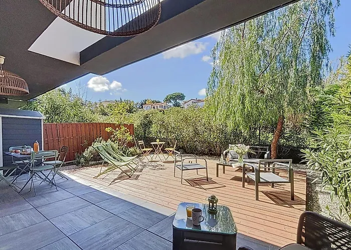 Private Garden & Pool 2 Km Сasa de vacaciones