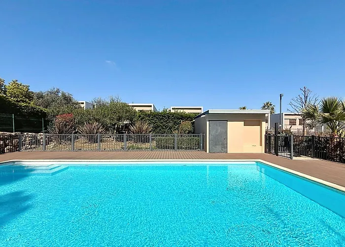 Private Garden & Pool 2 Km